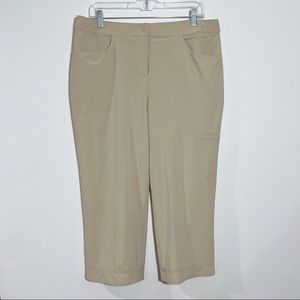 New Chico's Weekends Crop w/ Side‎ Pocket In Cream Size Large